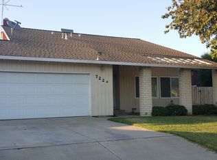 722 Cedar Ln, Lemoore, CA 93245