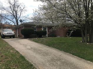 3900 Riveroaks Ln, Louisville, KY 40241