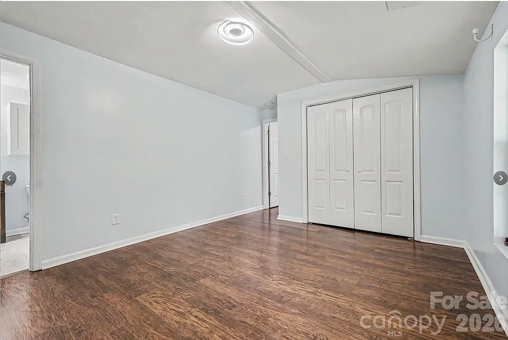 4 bed, 2010 sqft, $2,800 — Photo 3