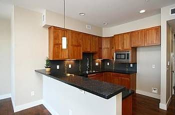 4th image of 1738 Franklin St #3A