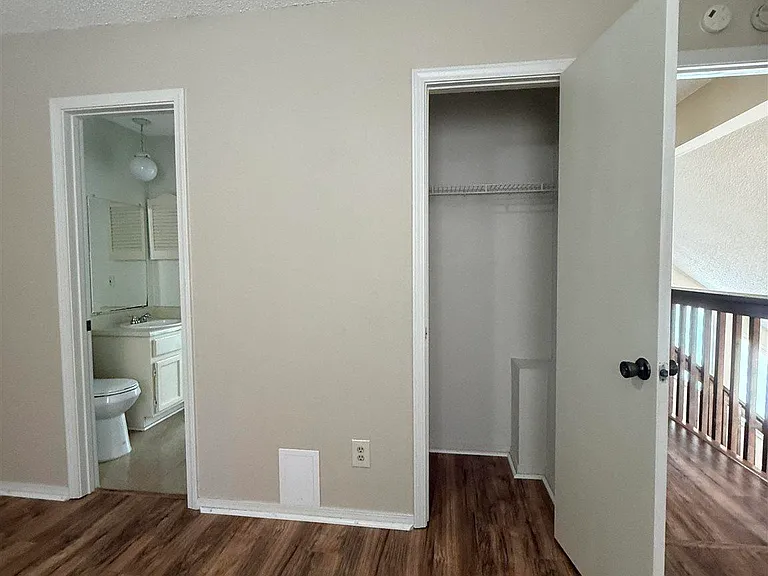 3004 Cedarwood Village Ln — Photo 24