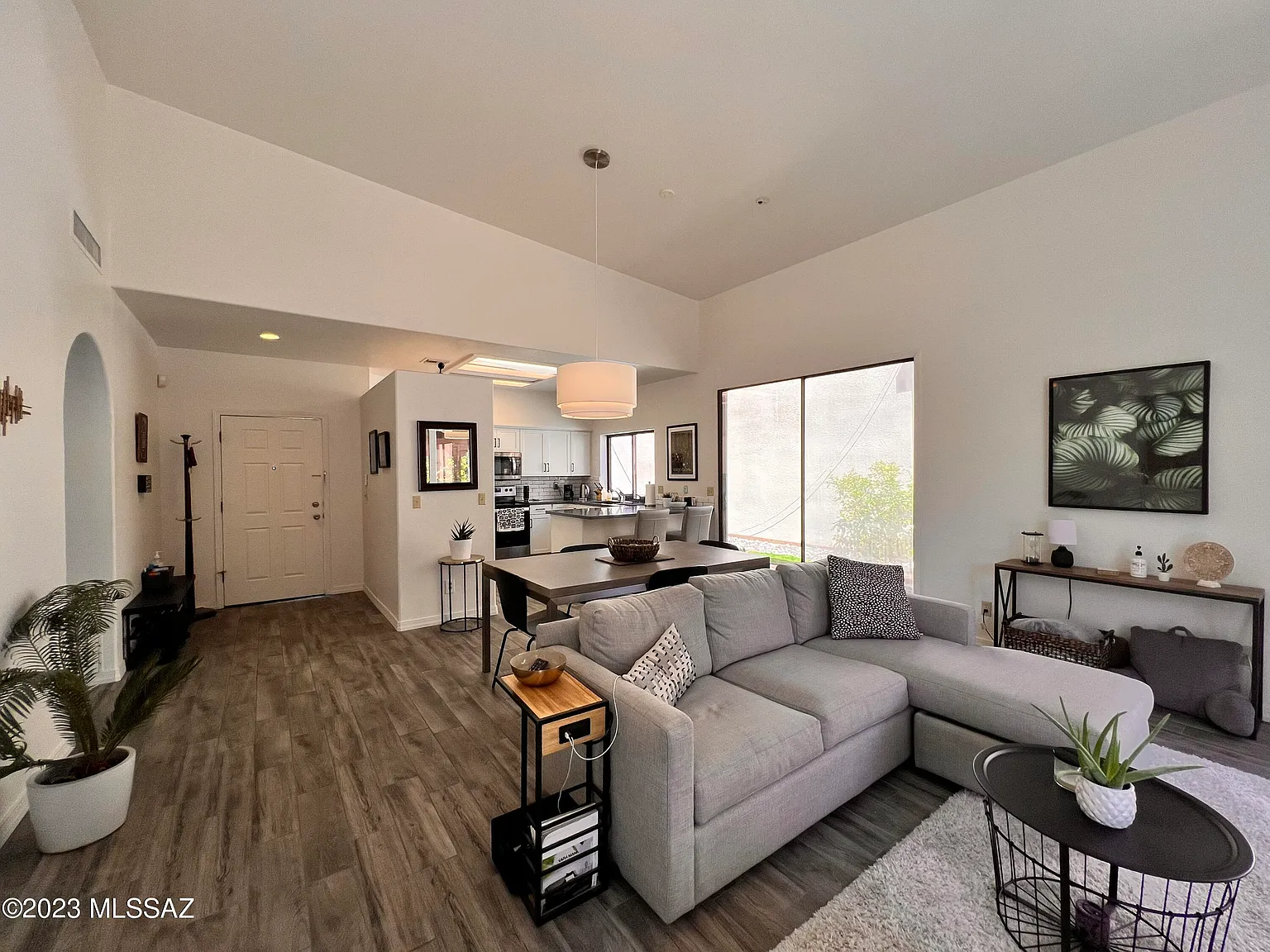 2 bed, 2.0 bath, 1382 sqft, $3,500 — Photo 3