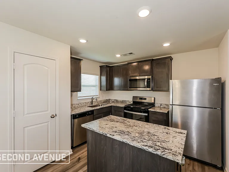 9612 Sierra Grande Dr — Photo 2
