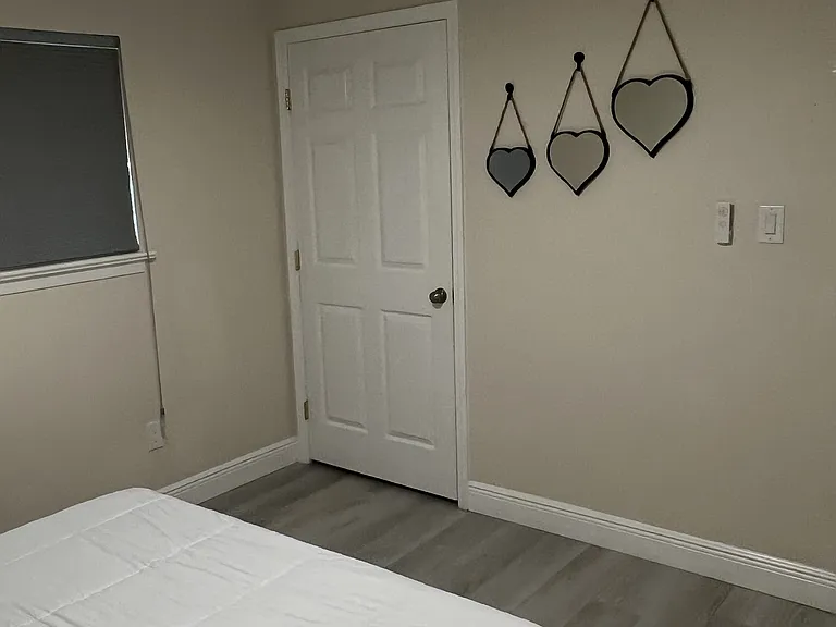 139 McDonnell Ave #8 — Photo 8