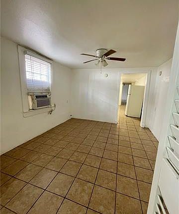 4th image of 3423 Iberville St #A
