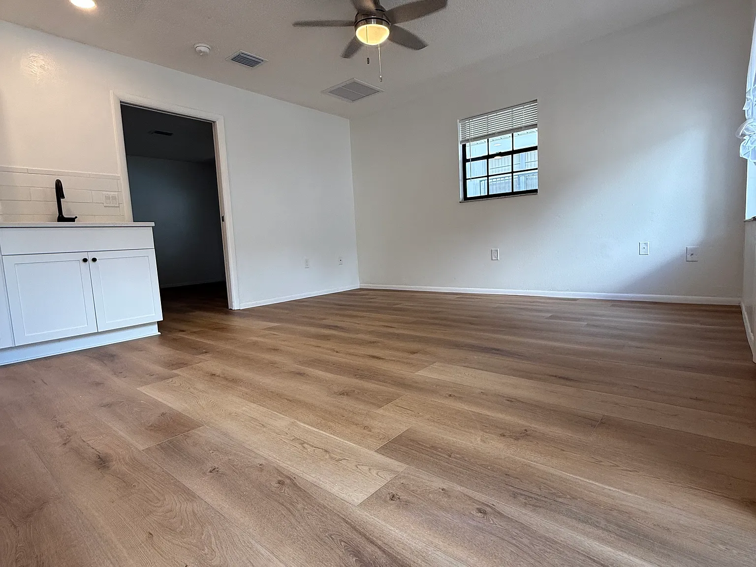 1 bed, 520 sqft, $2,095 — Photo 3