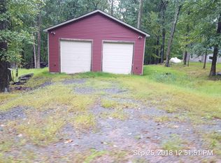 122 Cottonwood Dr, Hawley, PA 18428