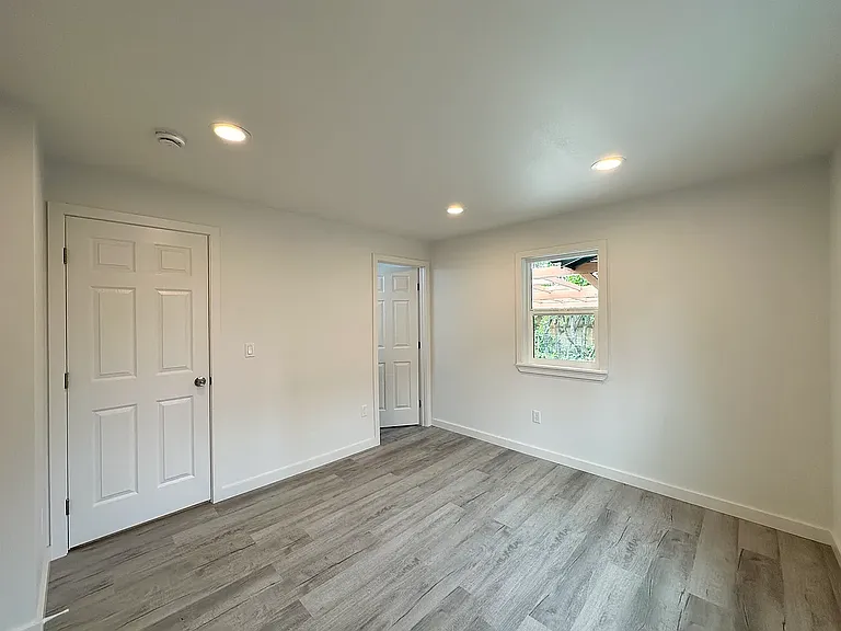 1743 SE Crawford Rd — Photo 17