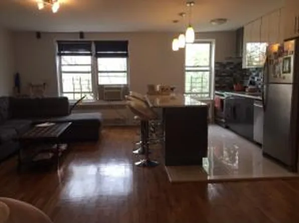 825 Ocean Parkway image 1 of 8