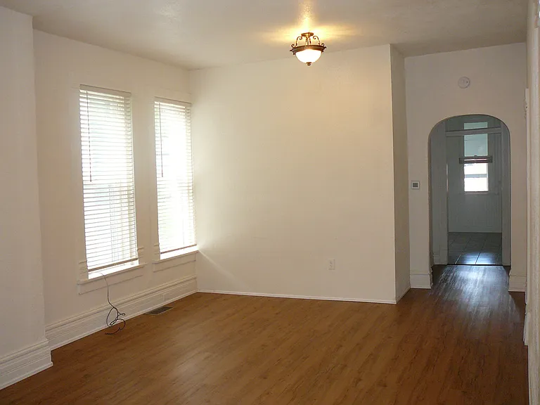 509 S Howes St — Photo 4