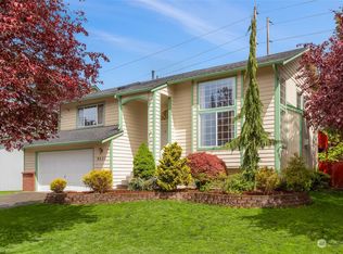 9031 W Mall Dr, Everett, WA 98208