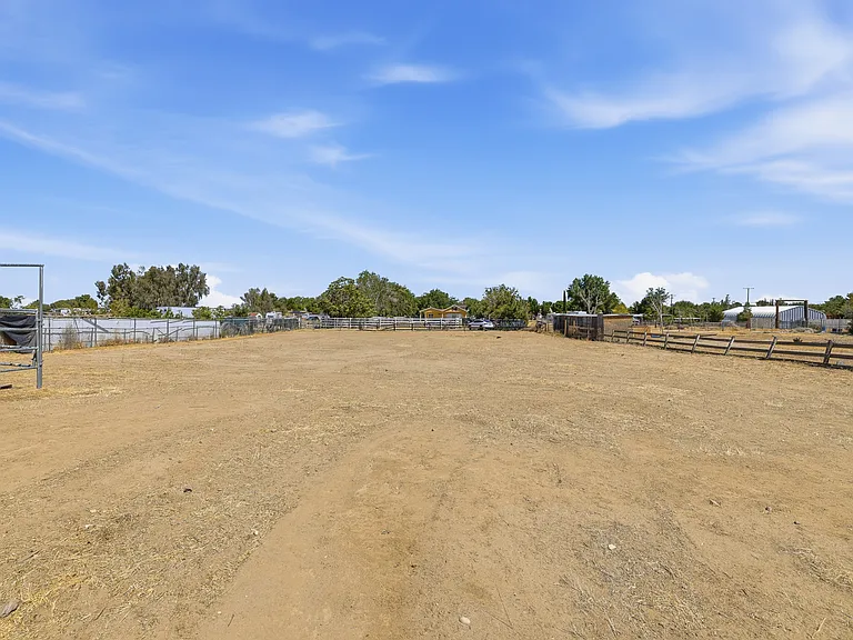 9837 E Avenue R10 — Photo 17