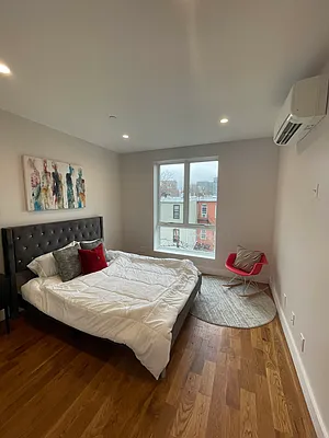 Rented by Pear NYC LLC | media 10