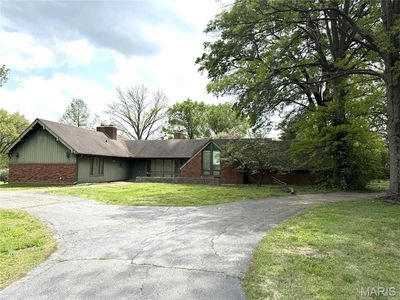 16 Clayton Hills Ln, Saint Louis, MO, 63131