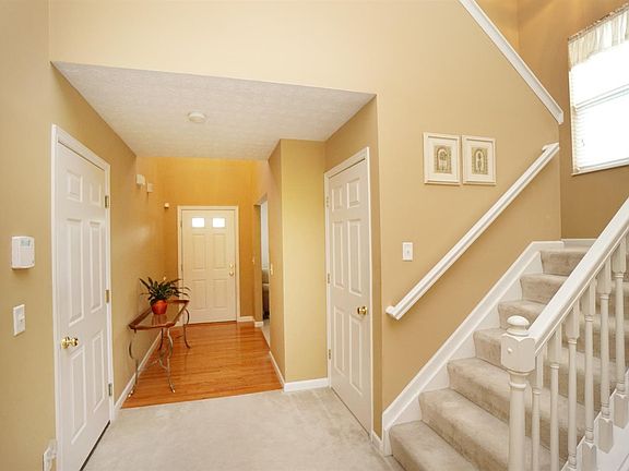 5th image of 499 Knollcrest Ct