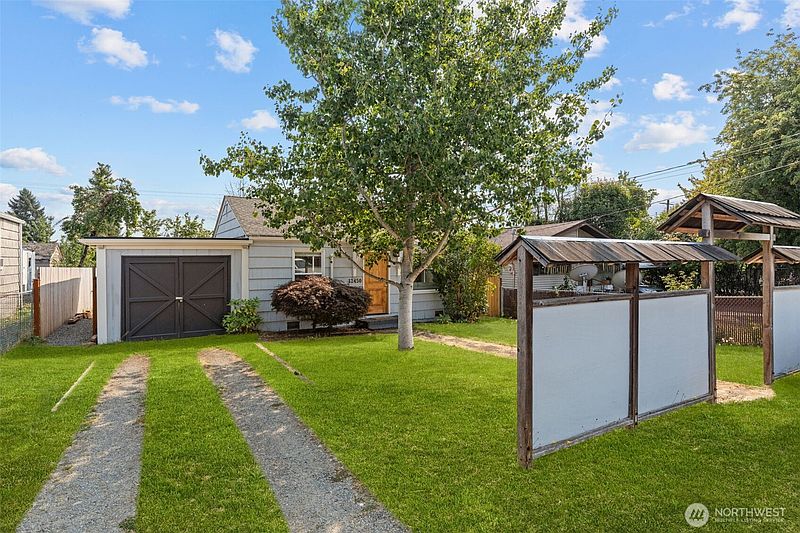 2nd image of 12450 1st Avenue SW