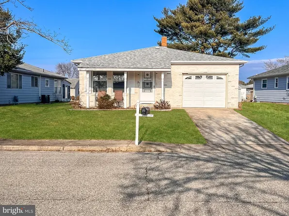 15 San Salvador St, Toms River, NJ 08757