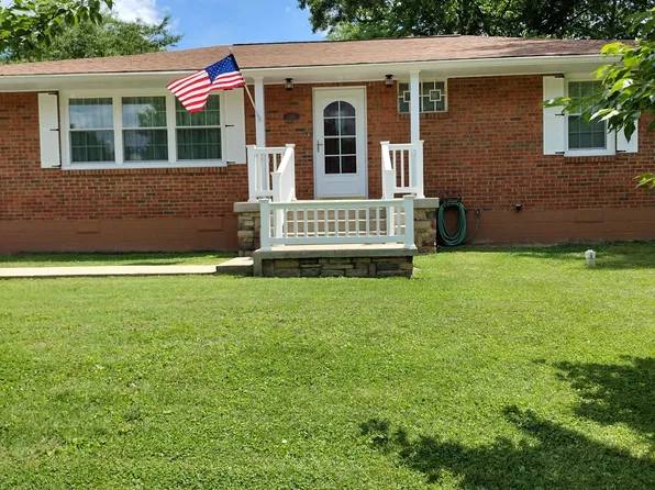 204 Park Ln, Clarksville, TN 37042