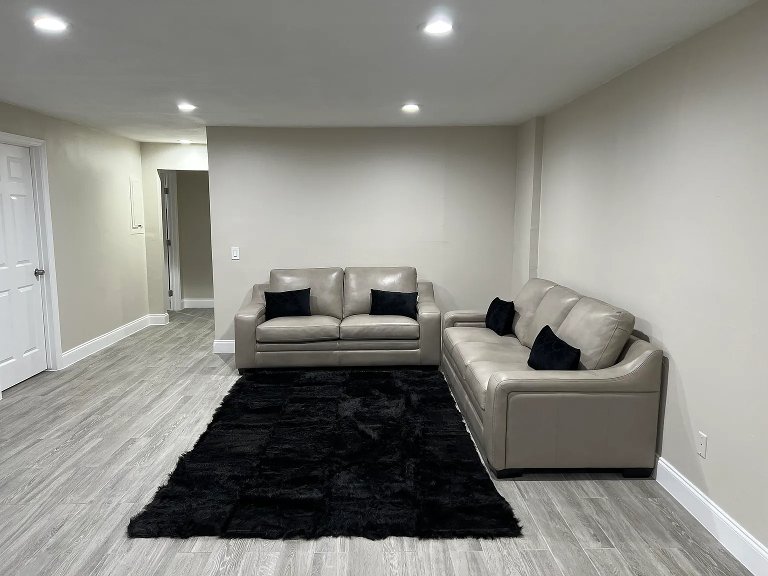 5 bed, 2.0 bath, 1562 sqft, $7,500 — Photo 4