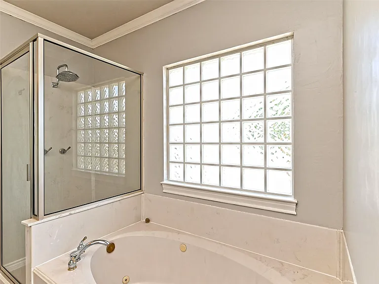 104 Acapulco Ct — Photo 24