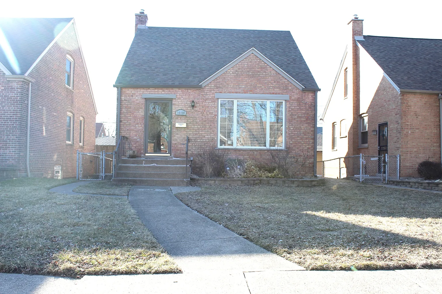 11118 S Avenue B photo 1