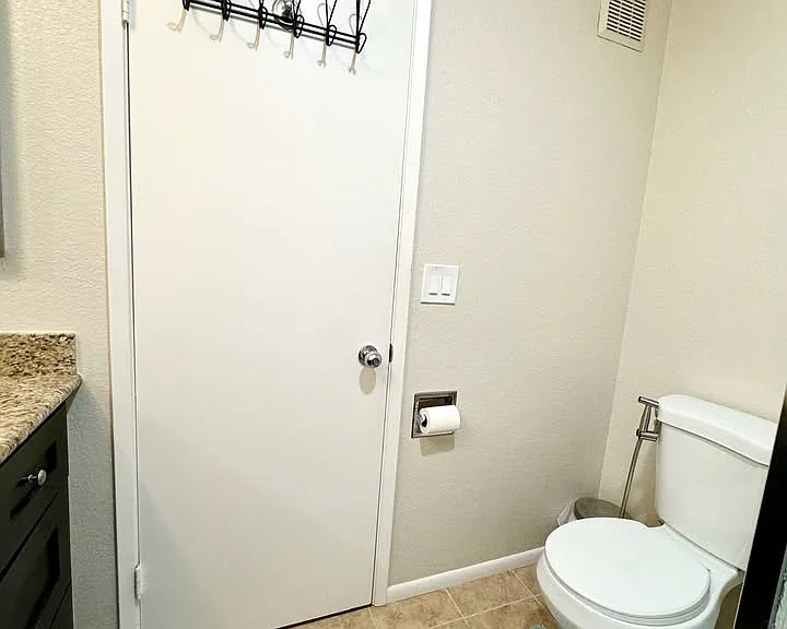 3300 Wolcott Cmn — Photo 31