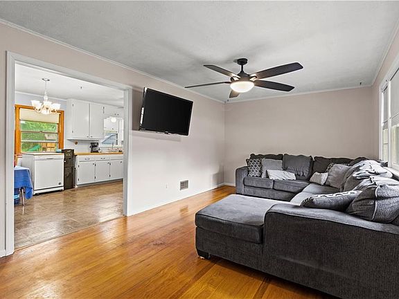 3rd image of 8008 Greeley Ave