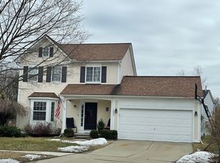 1623 Brookside Ct, Wixom, MI 48393