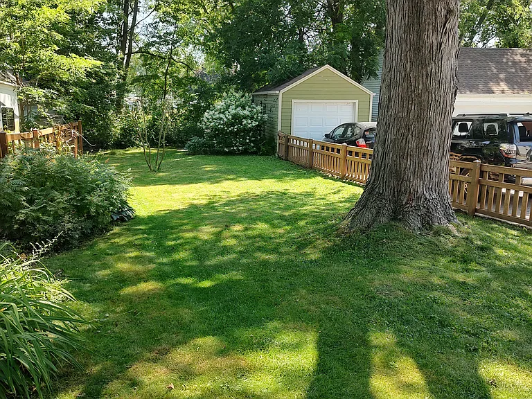 W57N512 Hilbert Ave — Photo 20