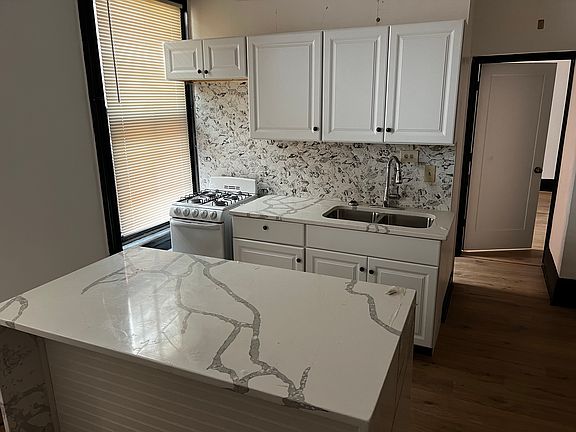 4th image of 1107 Vine St APT 23