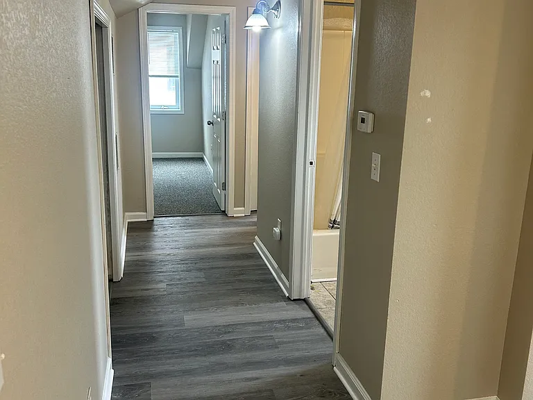118 E River St — Photo 7