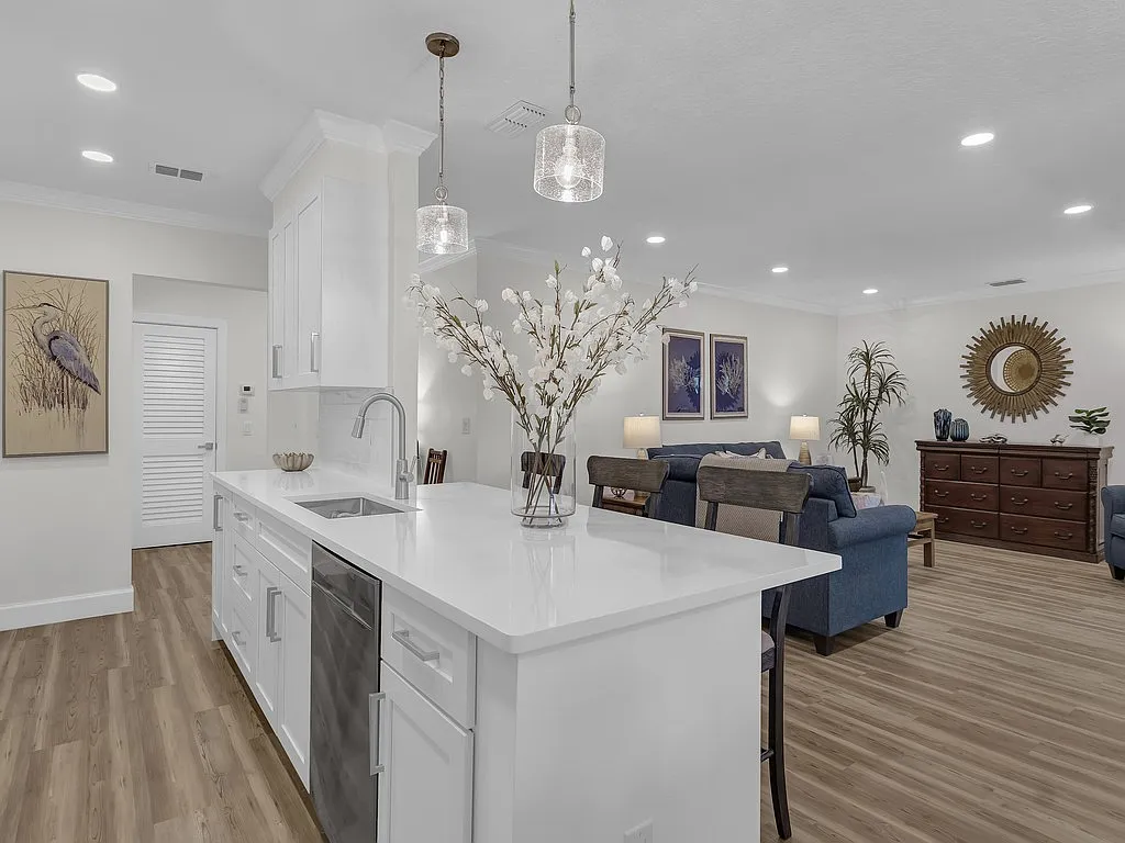 2 bed, 1339 sqft, $4,600 — Photo 2