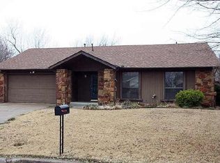 10005 E 33rd Pl, Tulsa, OK 74146