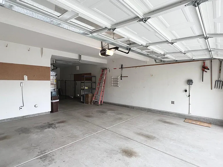 12214 Candy Rose Ct — Photo 38