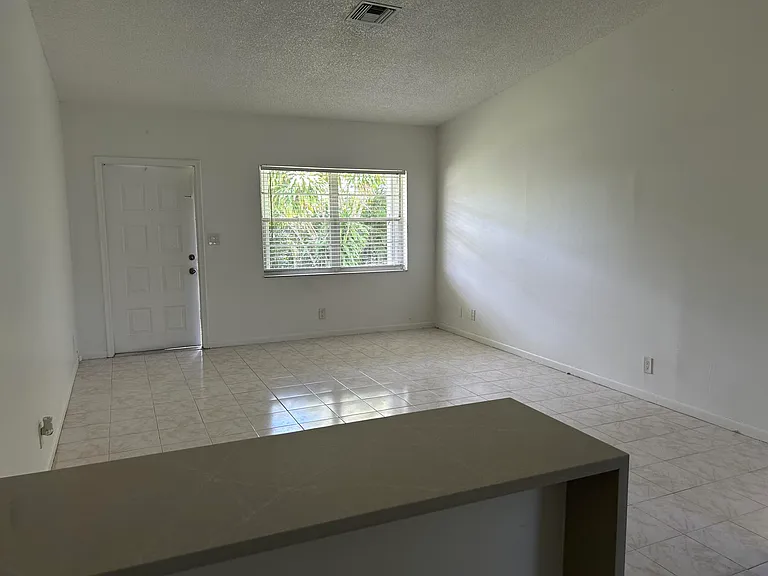 6140 SW 41st Ct #1 — Photo 5