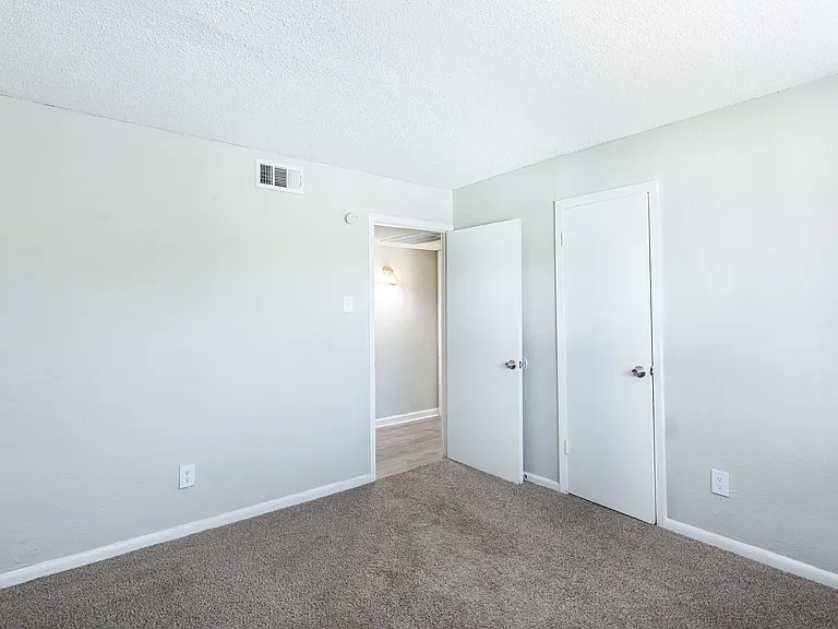 2728 N Buckner Blvd — Photo 17