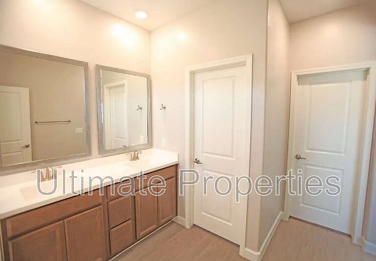 20238 W Buchanan St — Photo 13
