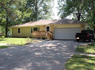 6927 Starr St, Lincoln, NE 68505