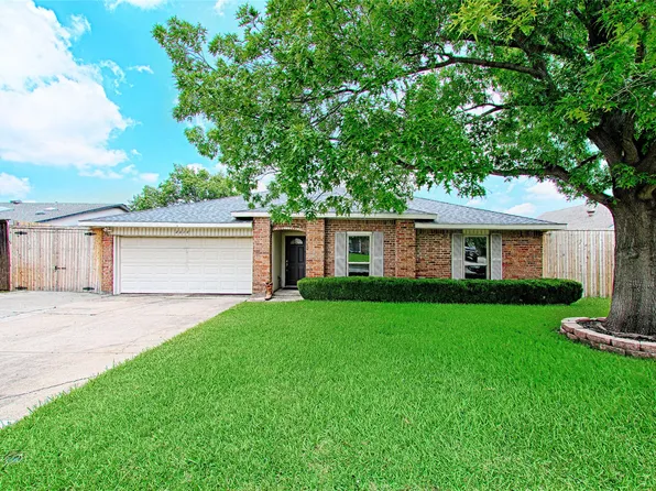 2511 Via Avenida, Carrollton, TX 75006