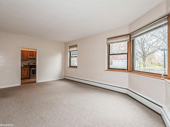4th image of 4880 N Marine Dr
