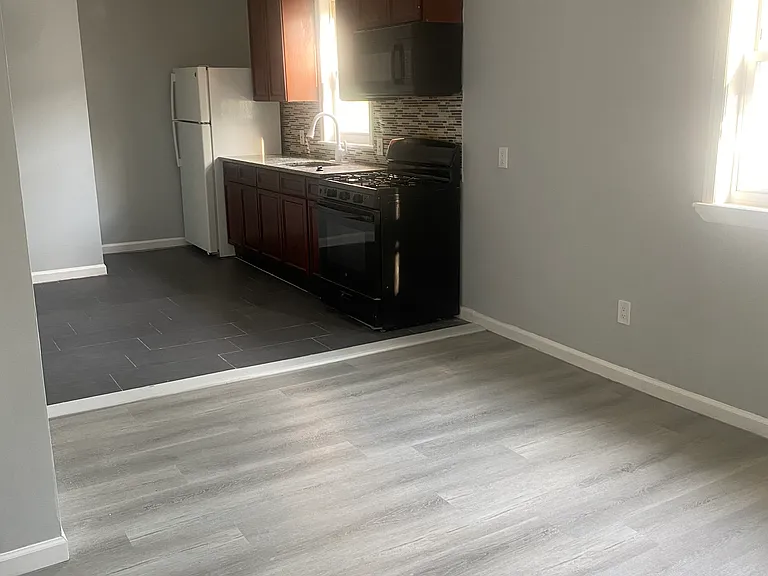 208 S Grove St #2 — Photo 6
