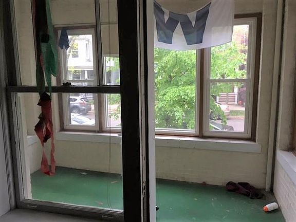 4th image of 3743 N Janssen Ave #1