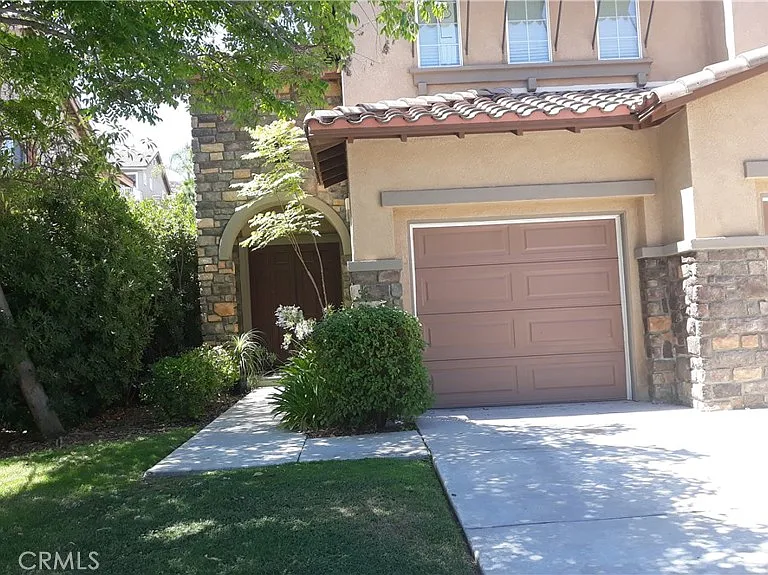 18 Via De La Valle — Photo 2