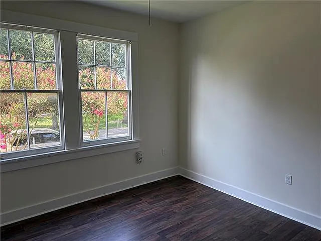 5653 Canal Blvd — Photo 10