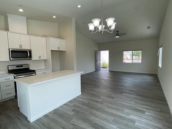 4th image of 10015 Old Wood Dr