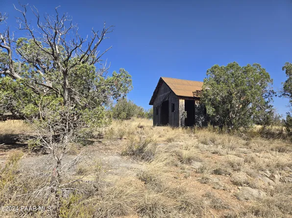 56516 N Bridge Canyon Pkwy, Seligman, AZ 86337