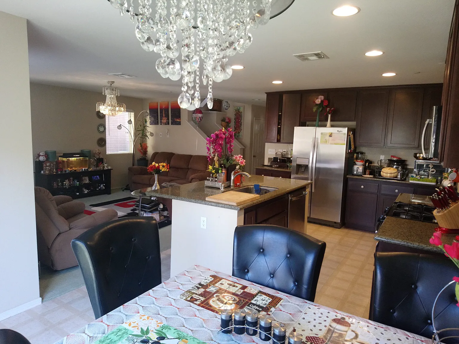 3 bed, 1919 sqft, $3,099 — Photo 2