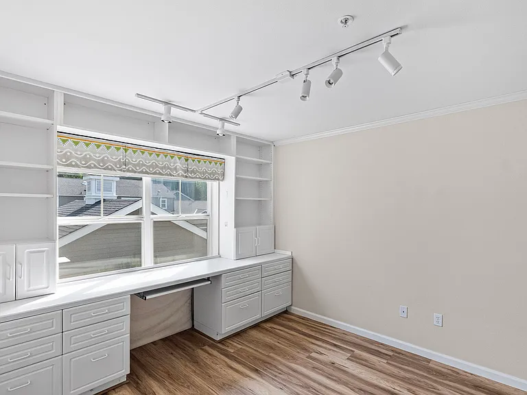 Second upstairs room suitable for bedroom, office or crafting