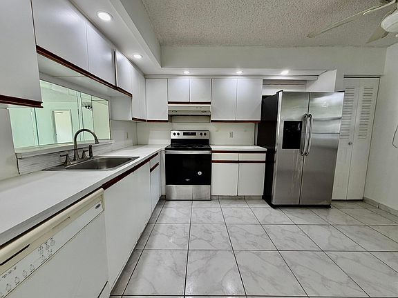 5th image of 12500 SW 6TH Street #110N