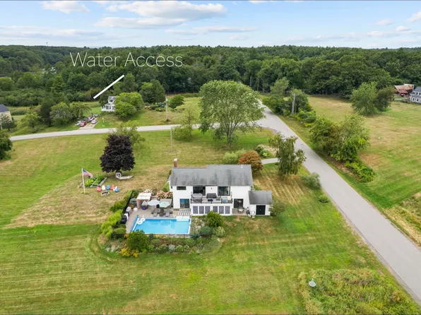 2 moody point Drive, Newmarket, NH 03857